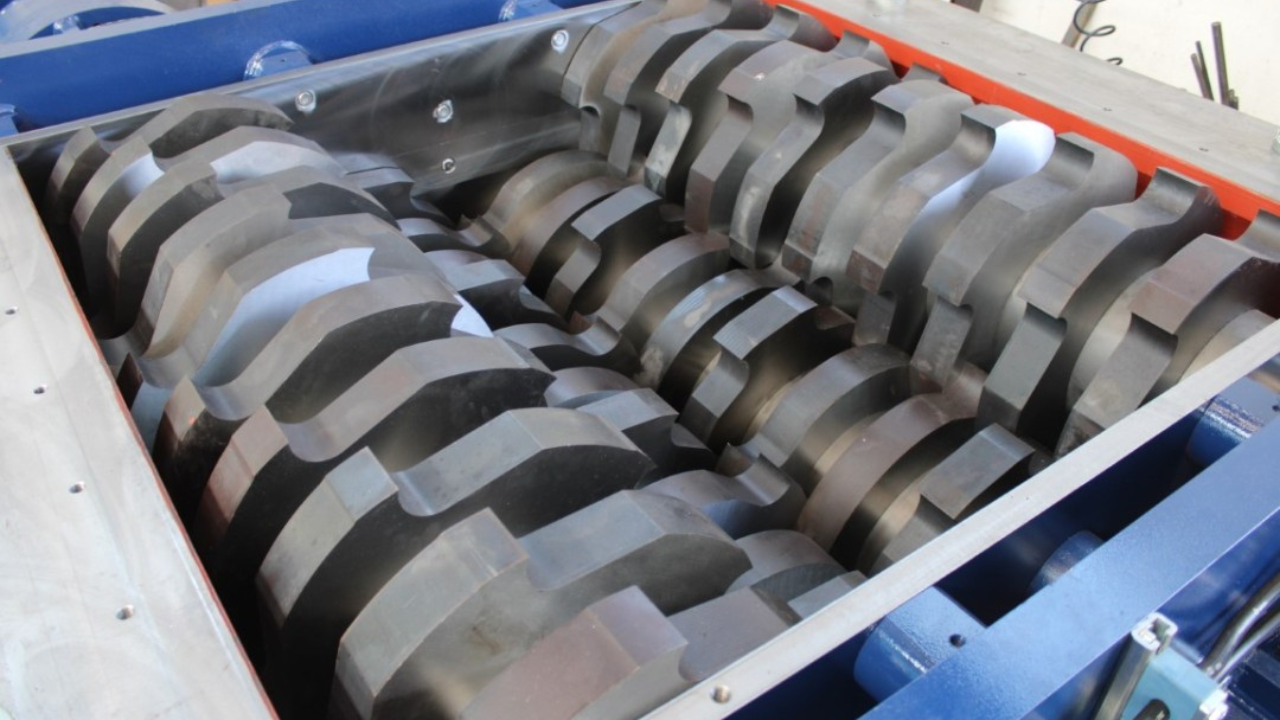 Different Types of Shredder Wear Parts and Blades: Their Applications